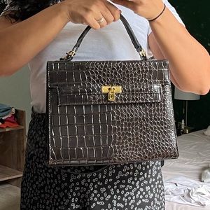 Brown Faux Croc Purse w/ Gold Hardware and Long Removable Satchel Strap